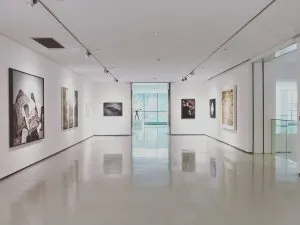 Art gallery as a date destination