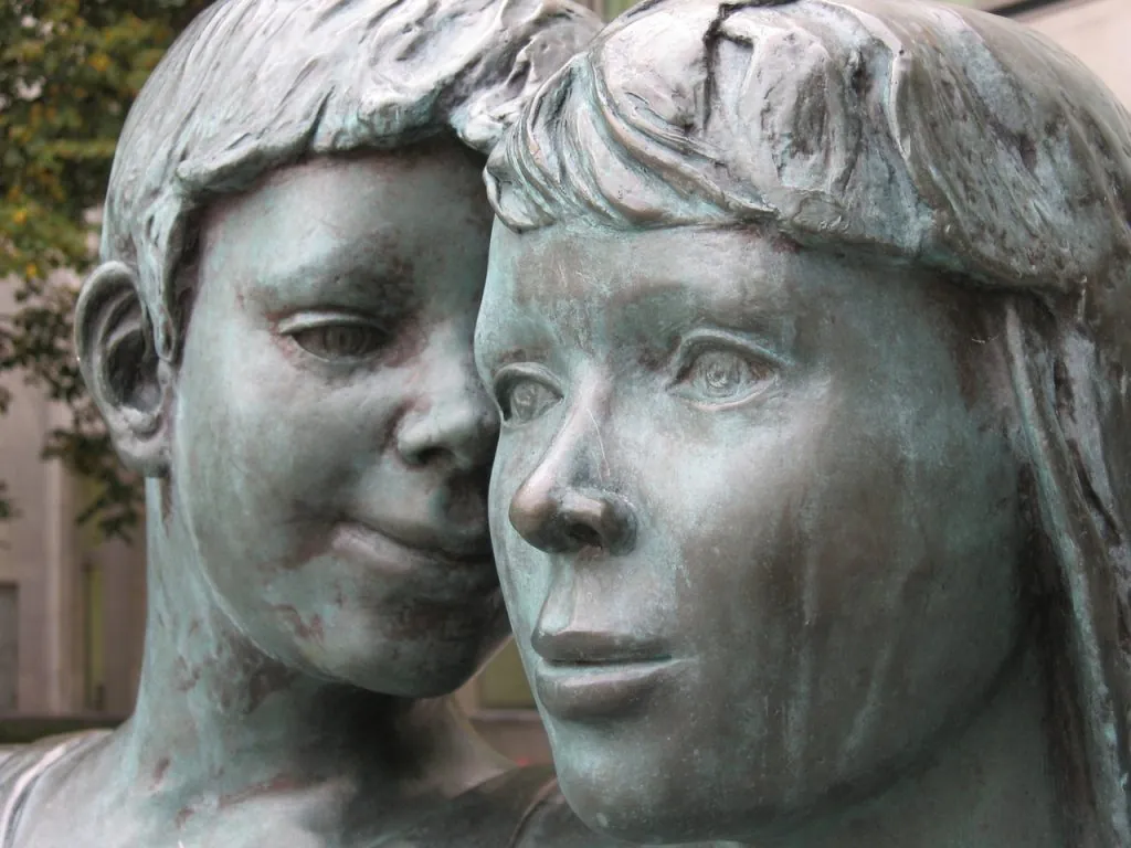 Bench illustrating an article about keeping secrets in couples therapy